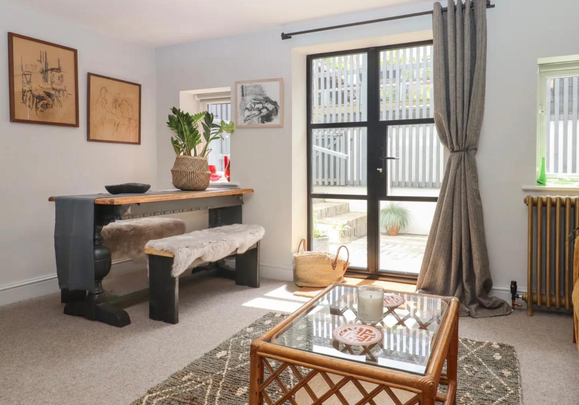 Artists Hideaway Apartment Battle Ngoại thất bức ảnh
